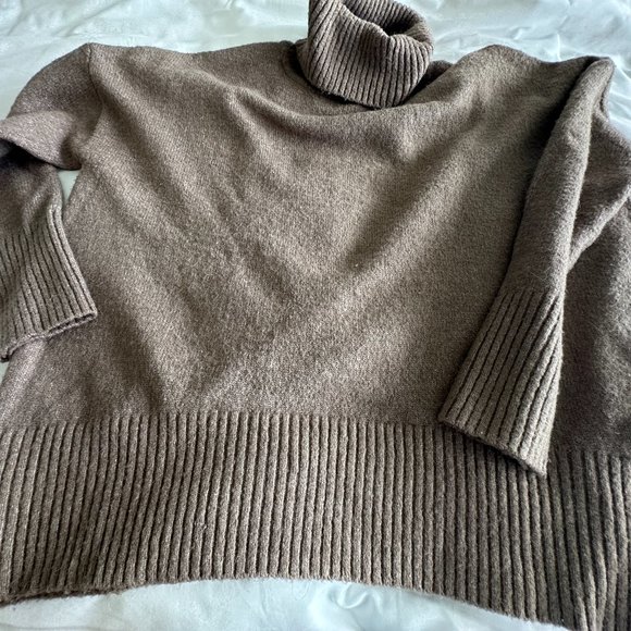 Cropped cardigan sweater by Mary & Co - Picture 3 of 5